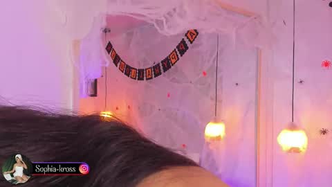 Snapshot of sophiakross chatting on 10-26-25, 08:31 Sophia online show from 10-26-25, 08:31