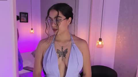 Snapshot of sophiakross chatting on 11-14-25, 04:55 Sophia online show from 11-14-25, 04:55