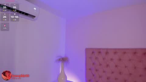 Snapshot of sophiarossee chatting on 11-02-25, 12:07 Sofi online show from 11-02-25, 12:07