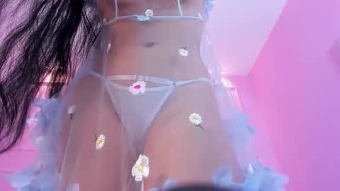 Snapshot of sophiatrista chatting on 10-16-25, 01:23 S O P H I A online show from 10-16-25, 01:23