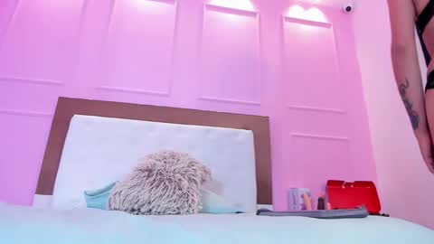 Snapshot of sophiatrista chatting on 11-22-25, 12:37 S O P H I A online show from 11-22-25, 12:37