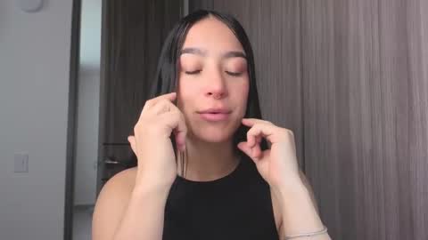 Snapshot of sophie_bbs chatting on 09-16-25, 01:45 Sophie online show from 09-16-25, 01:45