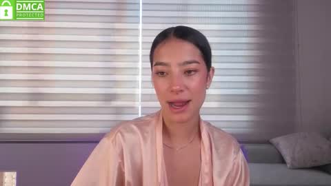 Snapshot of sophie_bbs chatting on 10-23-25, 02:05 Sophie online show from 10-23-25, 02:05