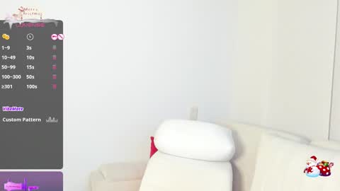 Snapshot of sophie_evanss_ chatting on 12-29-24, 11:08 online show from 12-29-24, 11:08