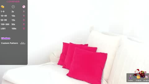 Snapshot of sophie_evanss_ chatting on 01-08-25, 07:45 online show from 01-08-25, 07:45