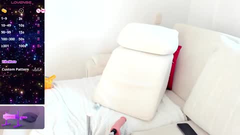 Snapshot of sophie_evanss_ chatting on 01-12-25, 09:40 online show from 01-12-25, 09:40