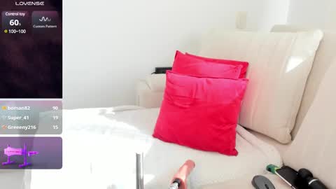 Snapshot of sophie_evanss_ chatting on 03-09-25, 09:03 online show from 03-09-25, 09:03