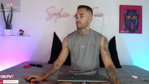 Snapshot of sophie_foxx chatting on 10-24-25, 02:02 SOPHIE - FOXX online show from 10-24-25, 02:02