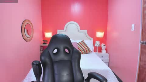 S O P H I E  online show from 10-22-25, 08:52