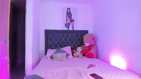 sophie_laurent1 online show from 07-26-26, 03:04