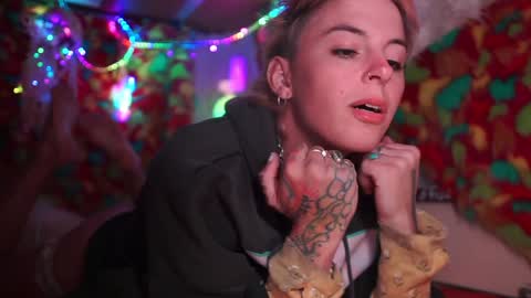 derpy derpington online show from 12-21-24, 05:58