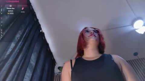 sophie_new25 online show from 09-11-25, 01:00