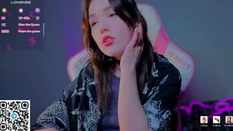 sophie_nomenal_ online show from 04-16-26, 11:18