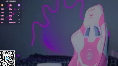 sophie_nomenal_ online show from 04-20-26, 02:58