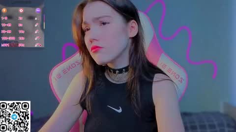 sophie_nomenal_ online show from 04-21-26, 06:52