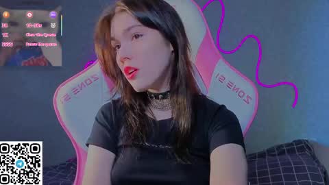 sophie_nomenal_ online show from 04-22-26, 03:13