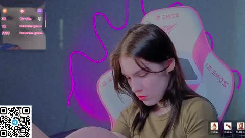 sophie_nomenal_ online show from 04-23-26, 03:19