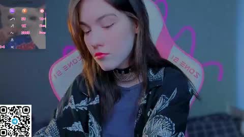 sophie_nomenal_ online show from 04-30-26, 07:25