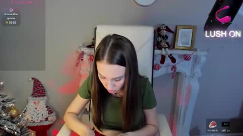 Sophie online show from 12-14-25, 09:03