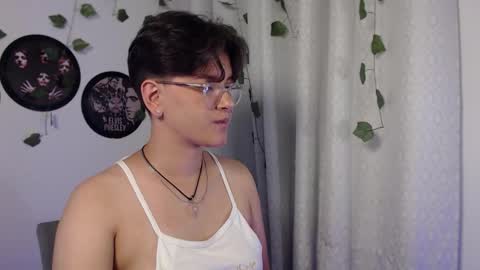 sophie_ross1 online show from 11-20-25, 01:17