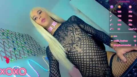 Snapshot of sophie_vall chatting on 09-10-25, 05:18 sophie_vall online show from 09-10-25, 05:18