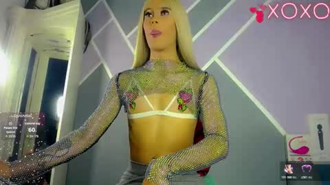 Snapshot of sophie_vall chatting on 10-21-25, 06:14 sophie_vall online show from 10-21-25, 06:14