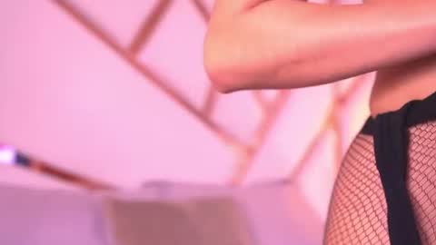 Sophie online show from 06-15-26, 05:04