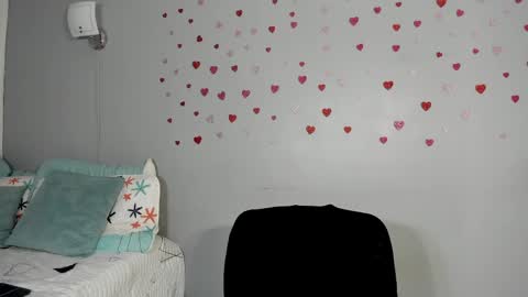 sophie_w1 online show from 04-23-26, 12:15