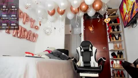 sophiebaker__ online show from 11-03-25, 04:14