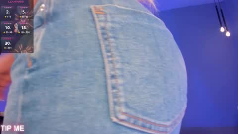 Snapshot of sophiebarnett_ chatting on 11-01-25, 12:34 Sophie online show from 11-01-25, 12:34