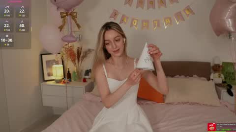 Snapshot of sophiebelll chatting on 05-16-26, 11:09 sophiebelll online show from 05-16-26, 11:09