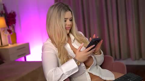 Sophie online show from 03-27-26, 08:26