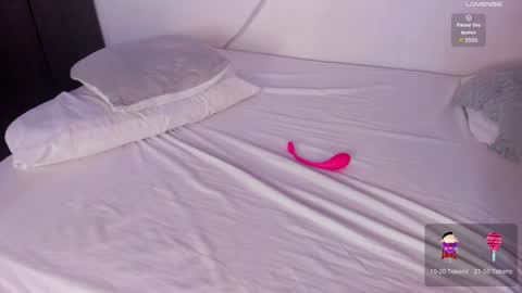 Snapshot of sophiecanbrook1 chatting on 01-12-25, 09:08 sophiecanbrook1 online show from 01-12-25, 09:08