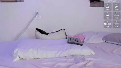 Snapshot of sophiecanbrook1 chatting on 02-13-25, 02:01 sophiecanbrook1 online show from 02-13-25, 02:01