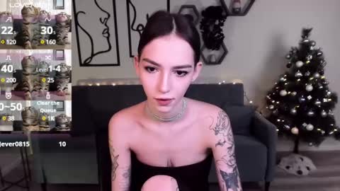 Snapshot of sophiecherrie chatting on 12-11-24, 11:32 Sophie online show from 12-11-24, 11:32