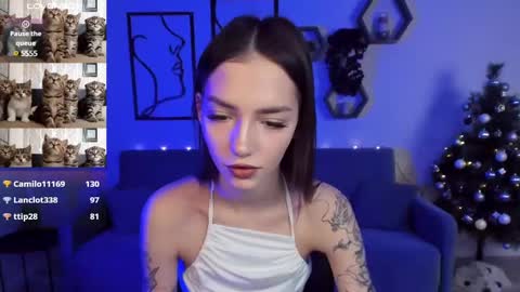 Snapshot of sophiecherrie chatting on 12-28-24, 10:14 Sophie online show from 12-28-24, 10:14