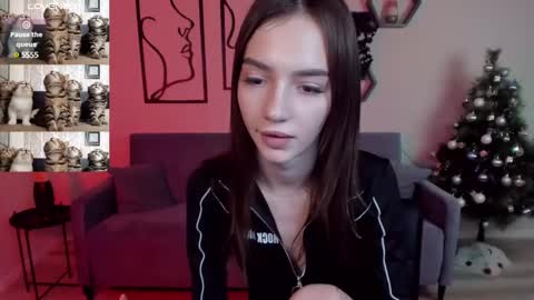 Snapshot of sophiecherrie chatting on 01-11-25, 09:15 Sophie online show from 01-11-25, 09:15