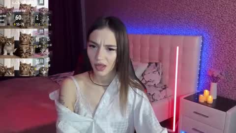 Snapshot of sophiecherrie chatting on 01-27-25, 06:09 Sophie online show from 01-27-25, 06:09