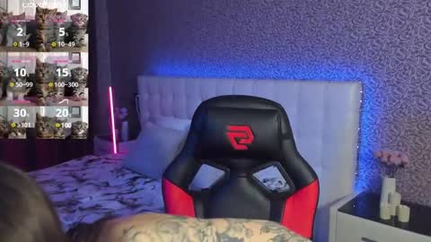 Snapshot of sophiecherrie chatting on 02-07-25, 10:29 Sophie online show from 02-07-25, 10:29