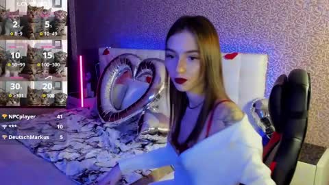 Snapshot of sophiecherrie chatting on 02-12-25, 07:13 Sophie online show from 02-12-25, 07:13