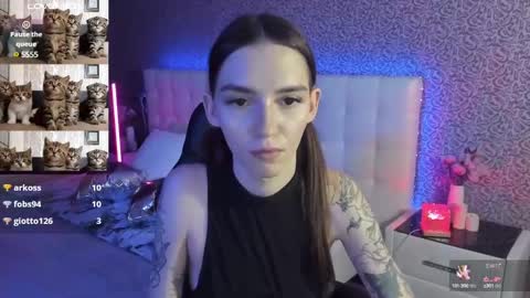 Snapshot of sophiecherrie chatting on 02-28-25, 05:59 Sophie online show from 02-28-25, 05:59