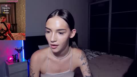 Snapshot of sophiecherrie chatting on 09-08-25, 07:46 Sophie online show from 09-08-25, 07:46