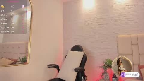 Snapshot of sophiecollins_1 chatting on 09-11-25, 11:54 Sophie online show from 09-11-25, 11:54