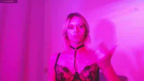 Snapshot of sophiediamond_x chatting on 10-02-25, 07:43 sophiediamond_x online show from 10-02-25, 07:43