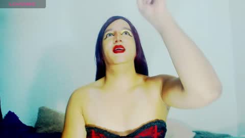 sophiehillsxo online show from 05-06-26, 01:25