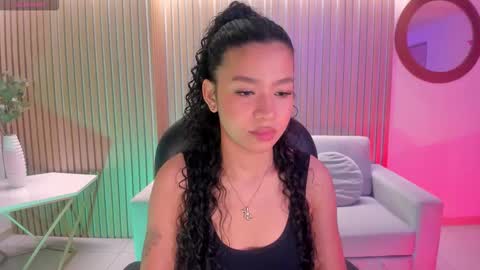 Sophie Houston online show from 10-07-25, 04:20