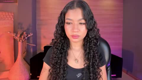 Sophie Houston online show from 10-21-25, 04:13