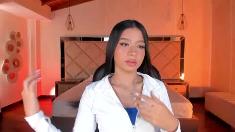Sophie Houston online show from 04-24-26, 03:09