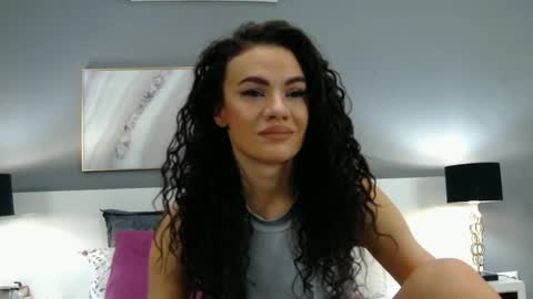 Sophie online show from 03-06-25, 06:26