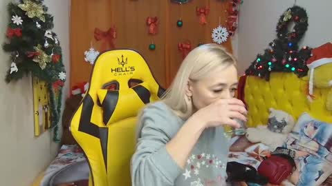 Snapshot of sophiekittyy chatting on 01-16-25, 07:28 sophiekittyy online show from 01-16-25, 07:28